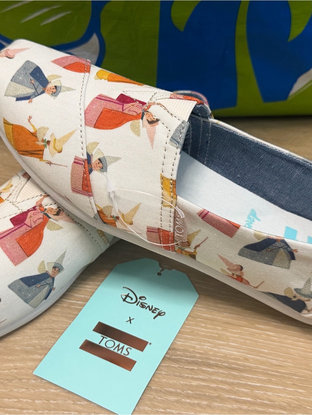 Disney x TOMS Sleeping Beauty Fairy Godmother Classic Shoes Women’s 7 NWT + Box